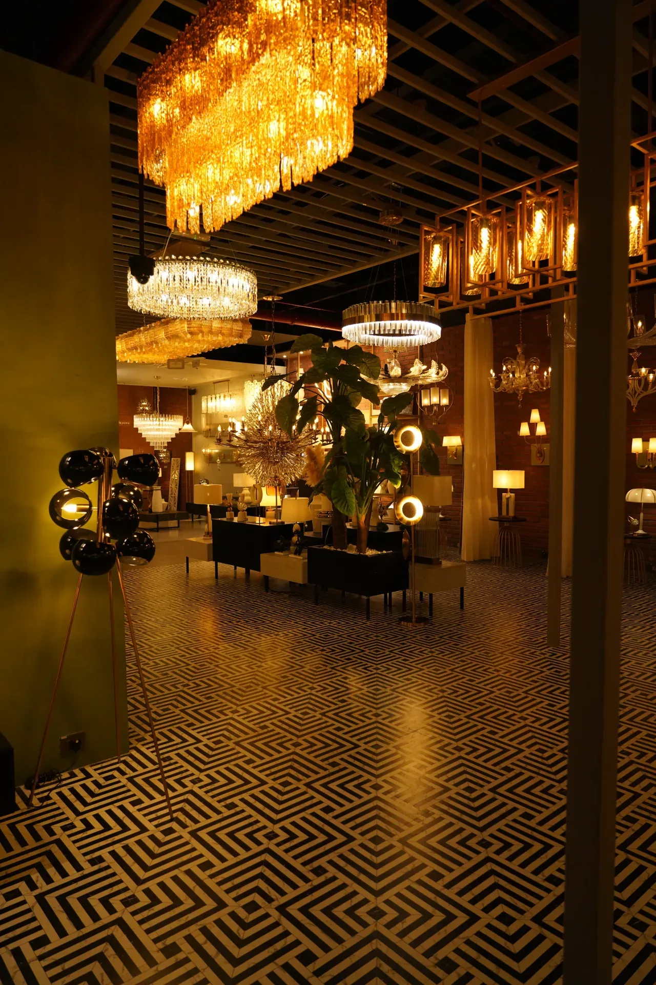 Retail interior design and shop fit out project in Dubai by CBD Projects LLC - 042