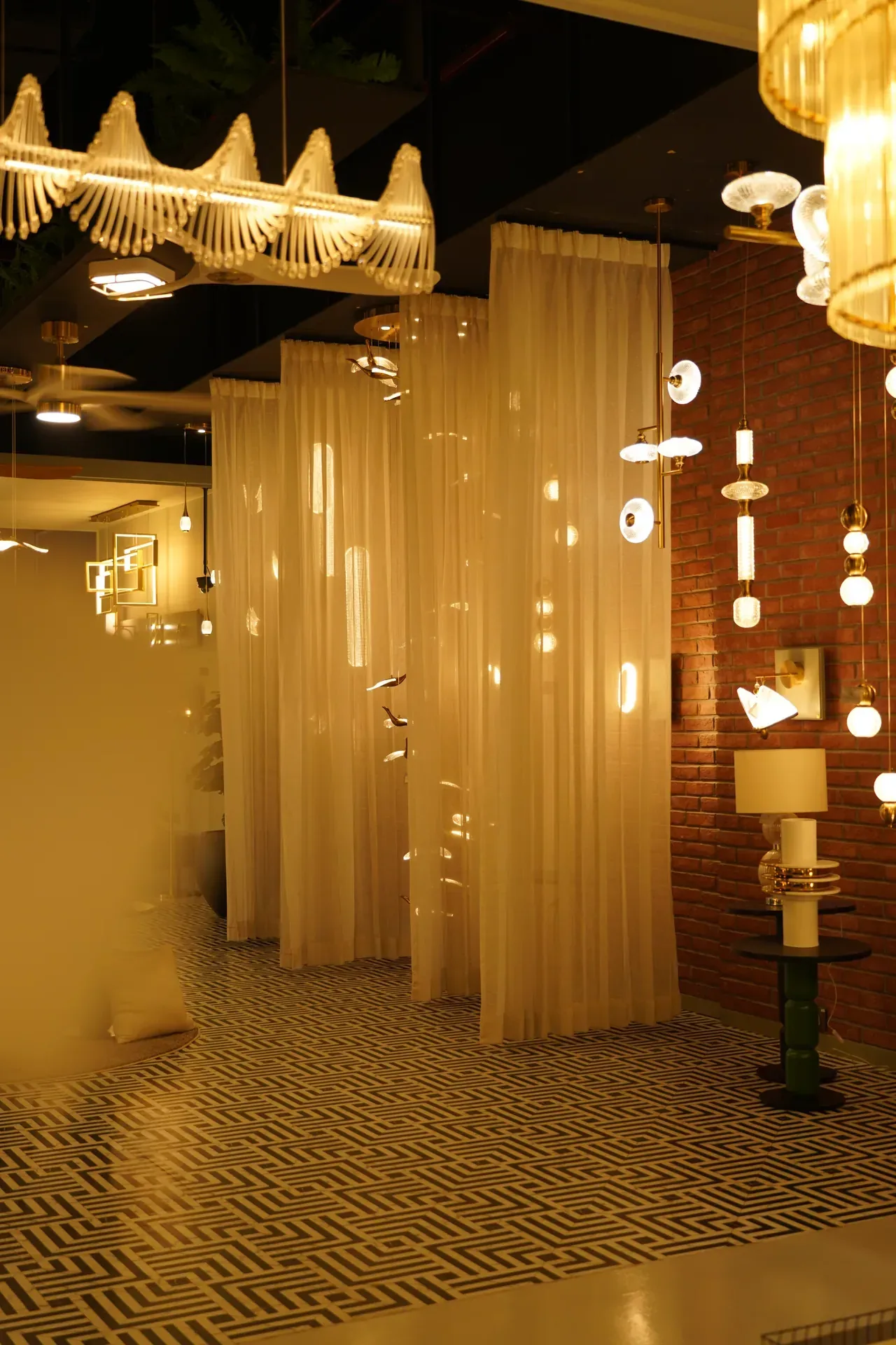Retail interior design and shop fit out project in Dubai by CBD Projects LLC - 057
